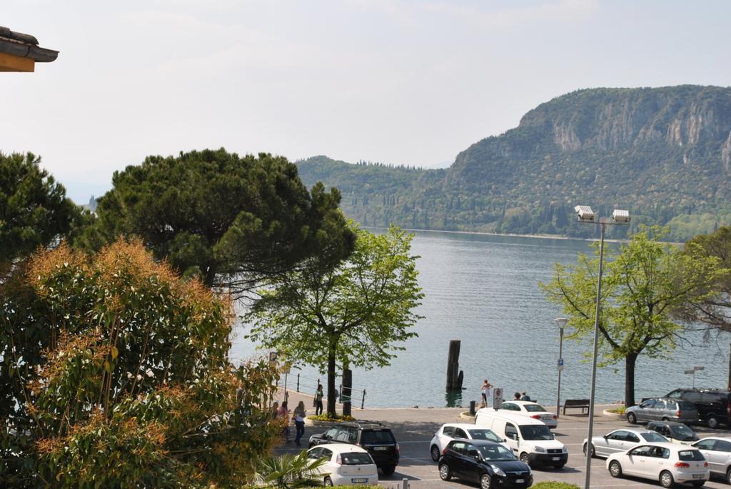 Albergo Alla Rocca Garda  Ngoại thất bức ảnh