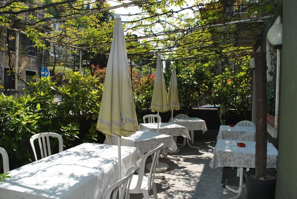 Albergo Alla Rocca Garda  Ngoại thất bức ảnh