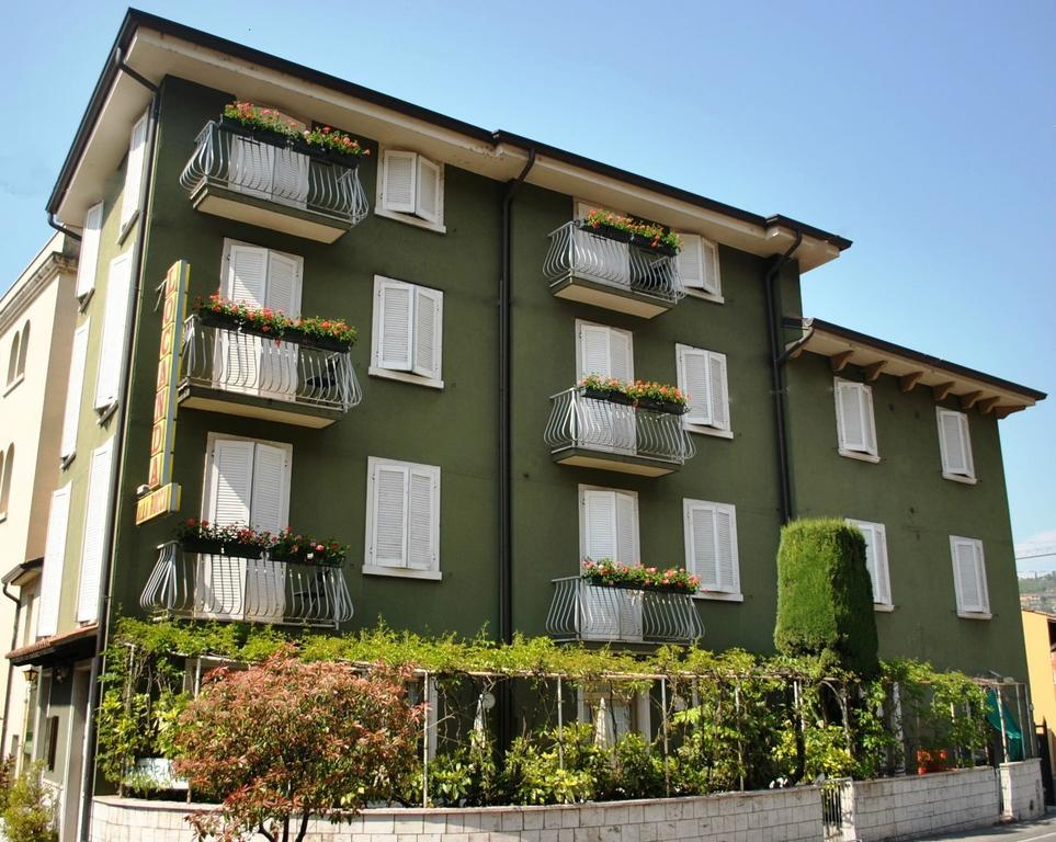 Albergo Alla Rocca Garda  Ngoại thất bức ảnh