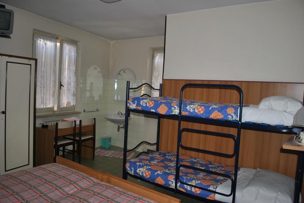 Albergo Alla Rocca Garda  Phòng bức ảnh