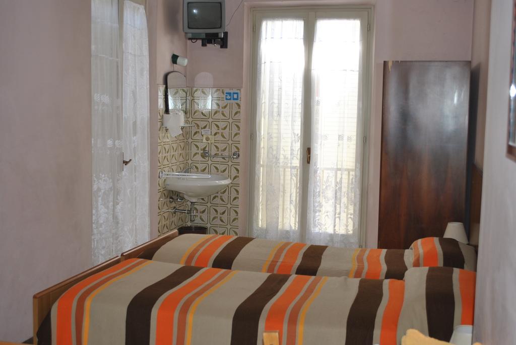 Albergo Alla Rocca Garda  Phòng bức ảnh